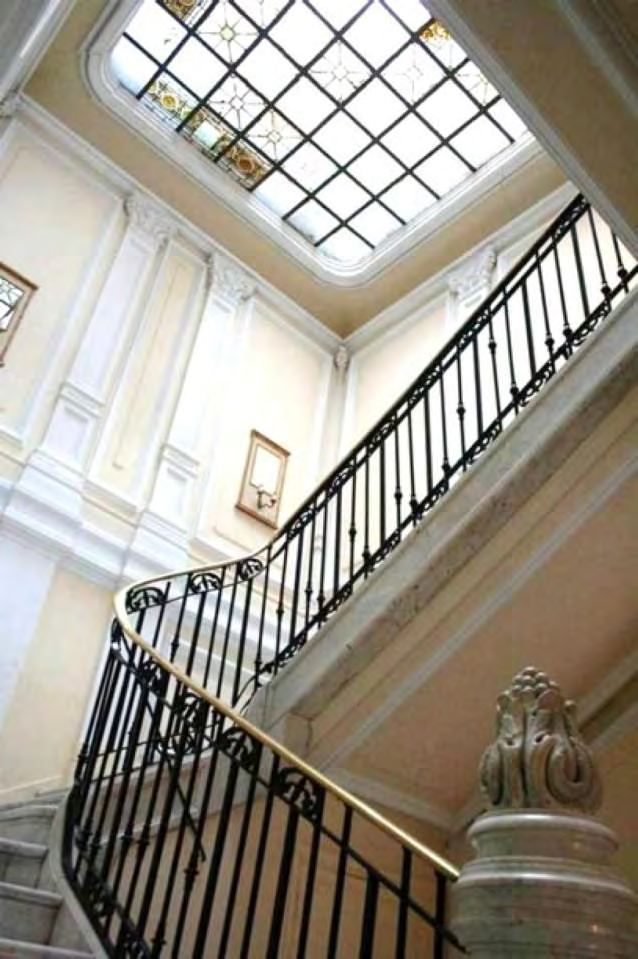 Escalera de mármol del Palacio de Santa Bárbara